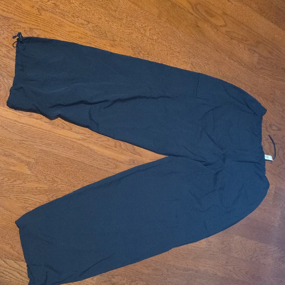 COPY NWT Pink Victoria Secret Parachute Cargo Pants - Black - Picture 8 of 8